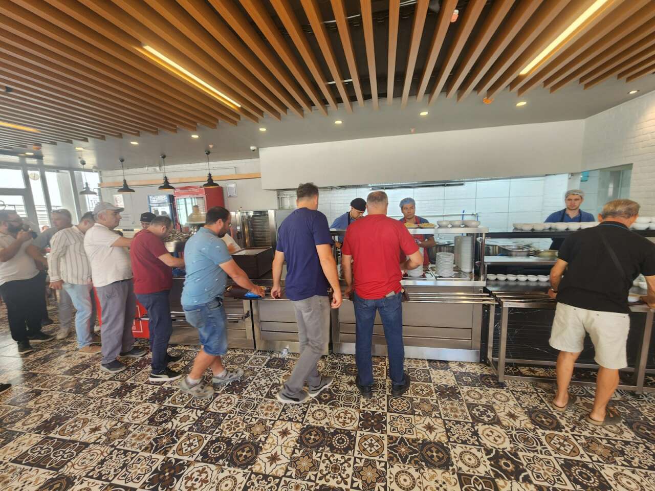 Muğla’da 4 Çeşit Yemek İçin Uzun Kuyruklar: Kent Lokantası 21 Günde 21 Bin Kişiye Hizmet Verdi 9